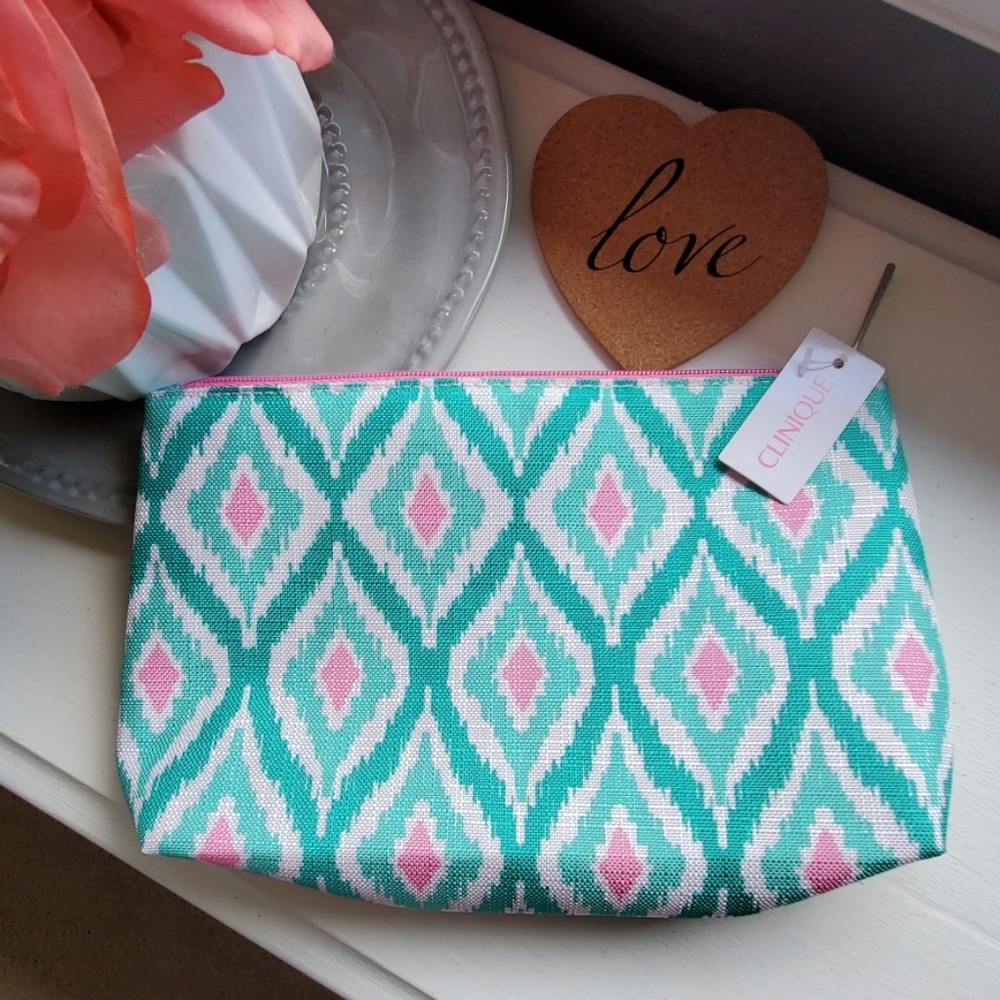 NWT Clinique makeup bag